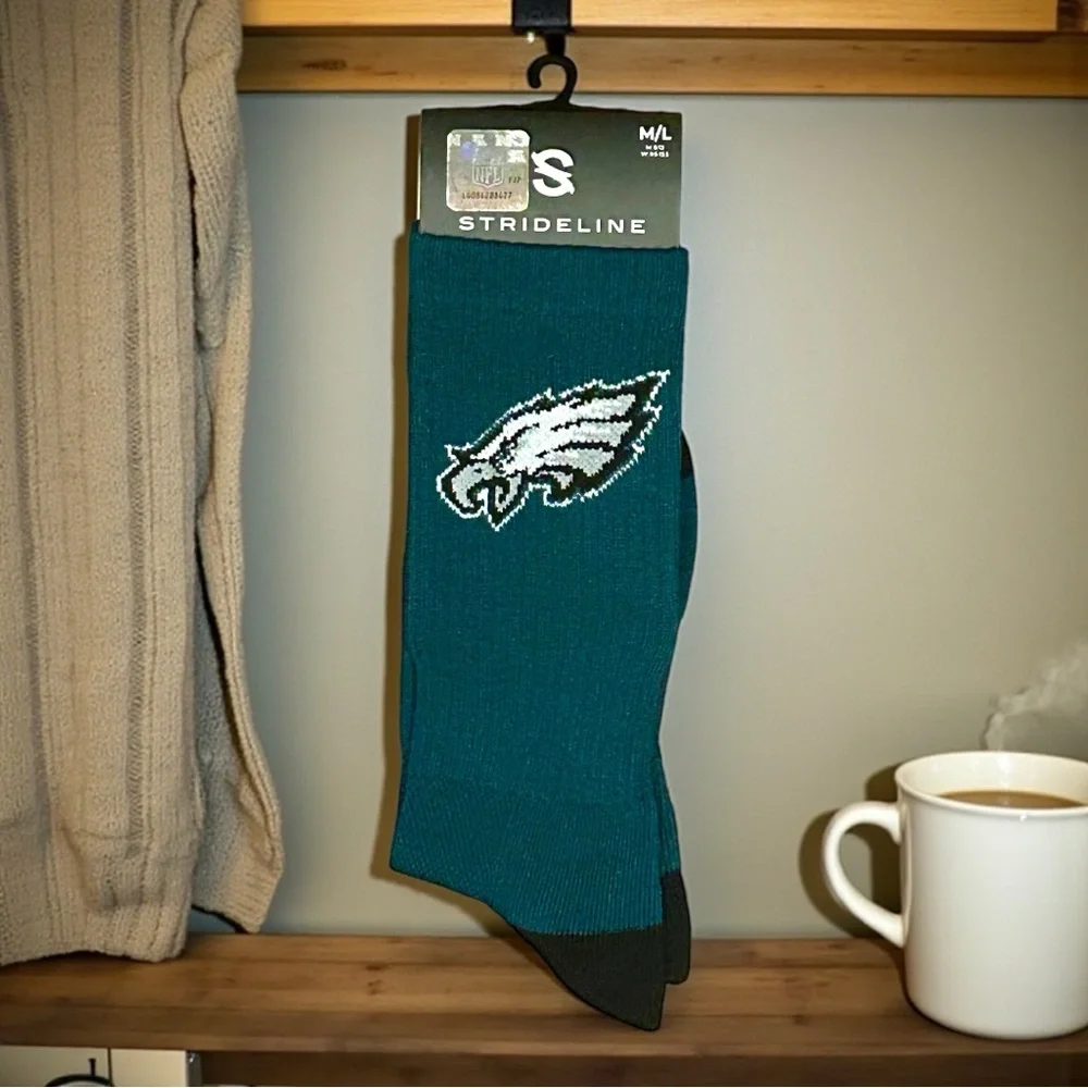New Philadelphia Eagles Crew Socks, W/EAGLES LOGO UNISEX! M=8/12 & W=9.5-13.5